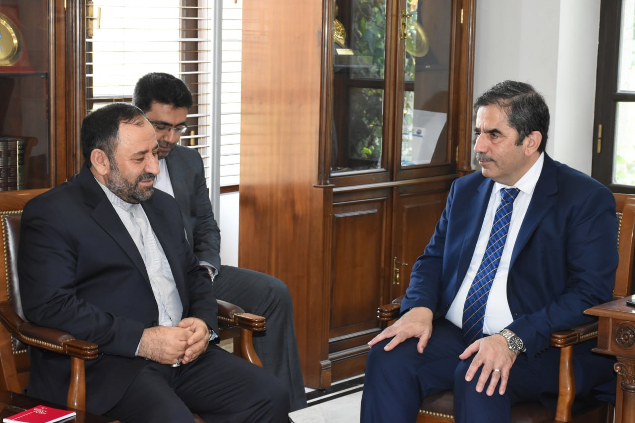 رئيس جامعة دمشق يلتقي السفير الإيراني بدمشق ووفد من غرف الصناعة الإيرانية